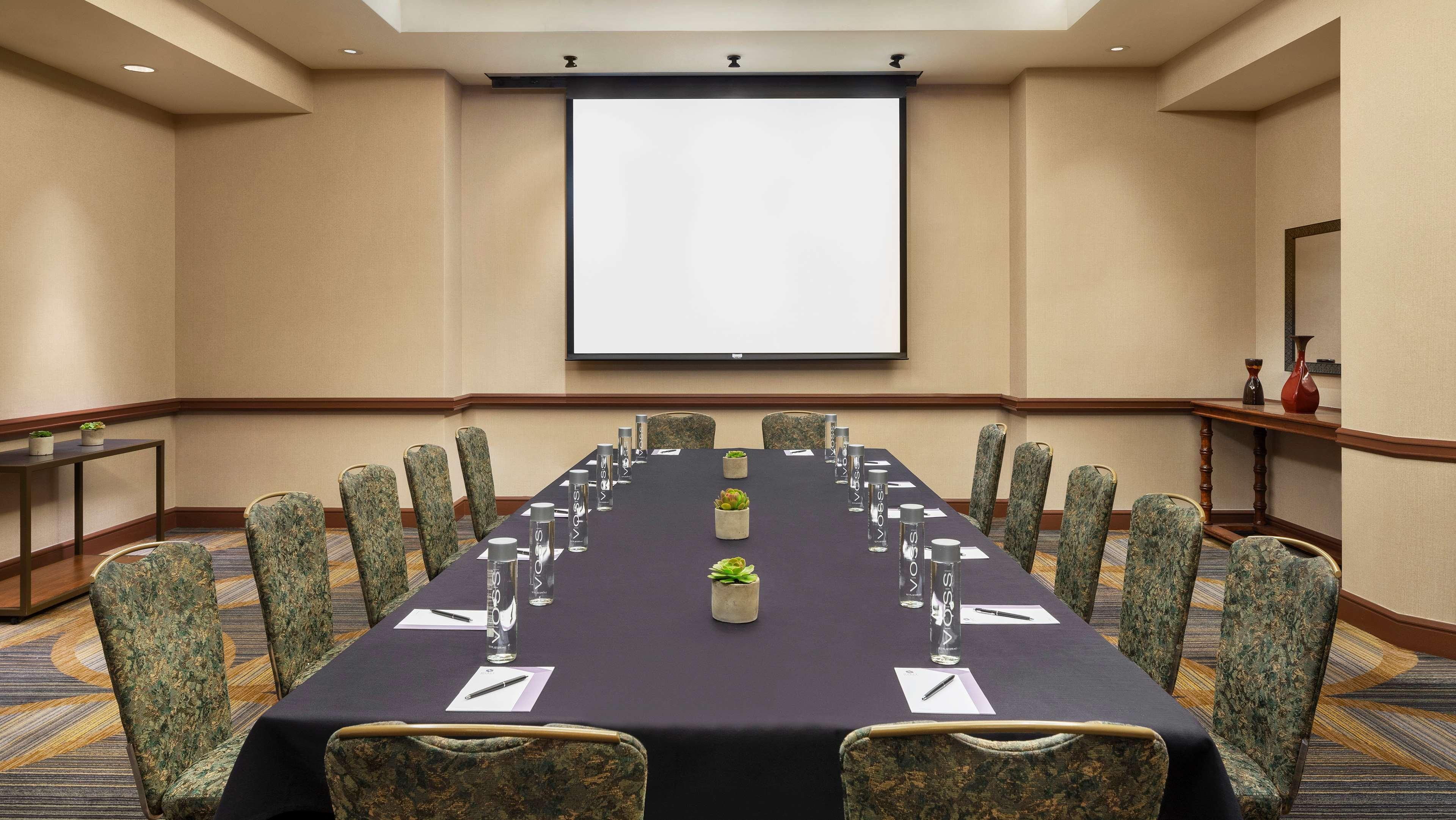 Hyatt Regency 3*